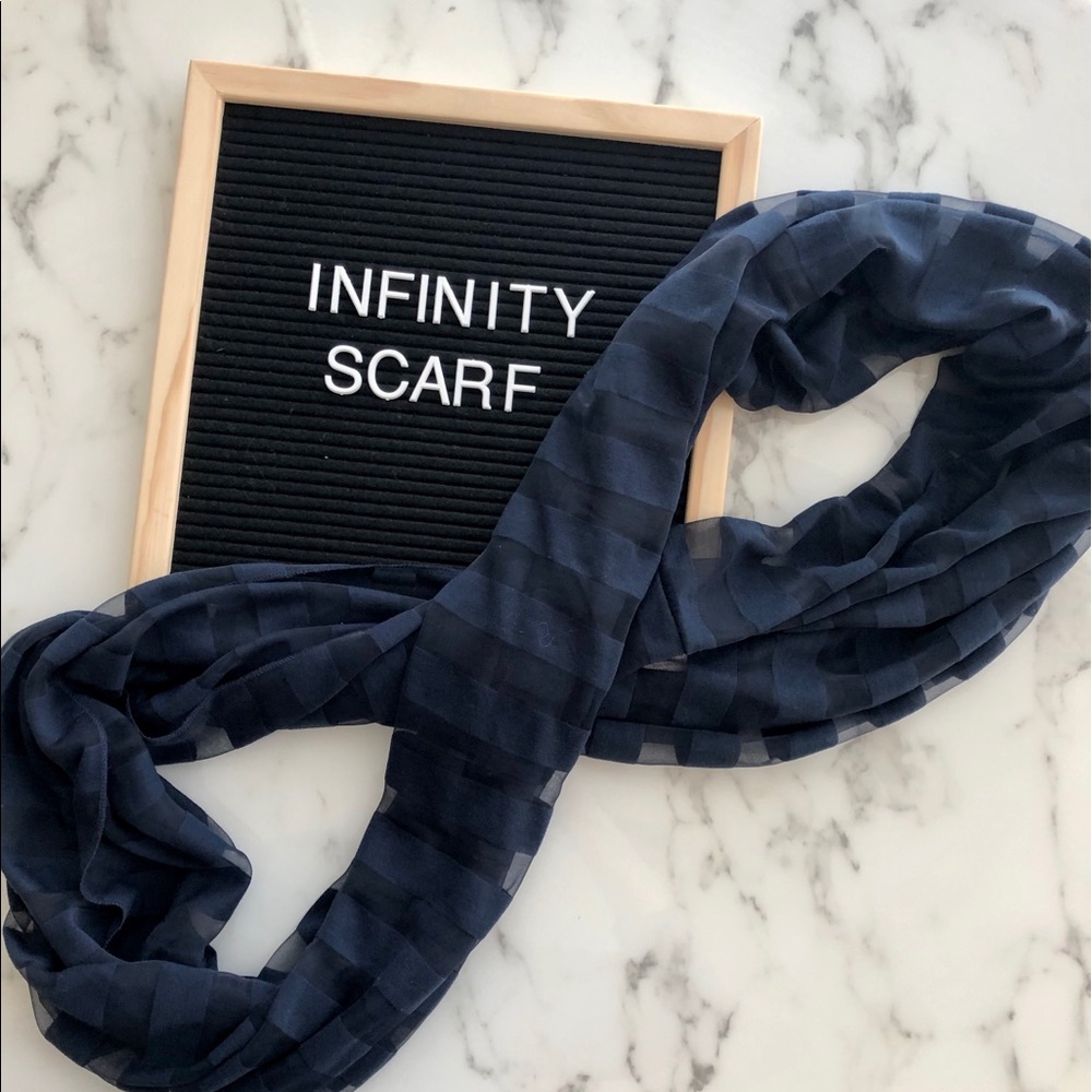 🌸Sale! 5/$25🌸 Navy Infinity Scarf 💙